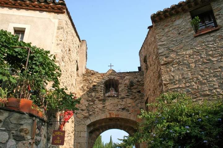 Castelnou France - Image 1