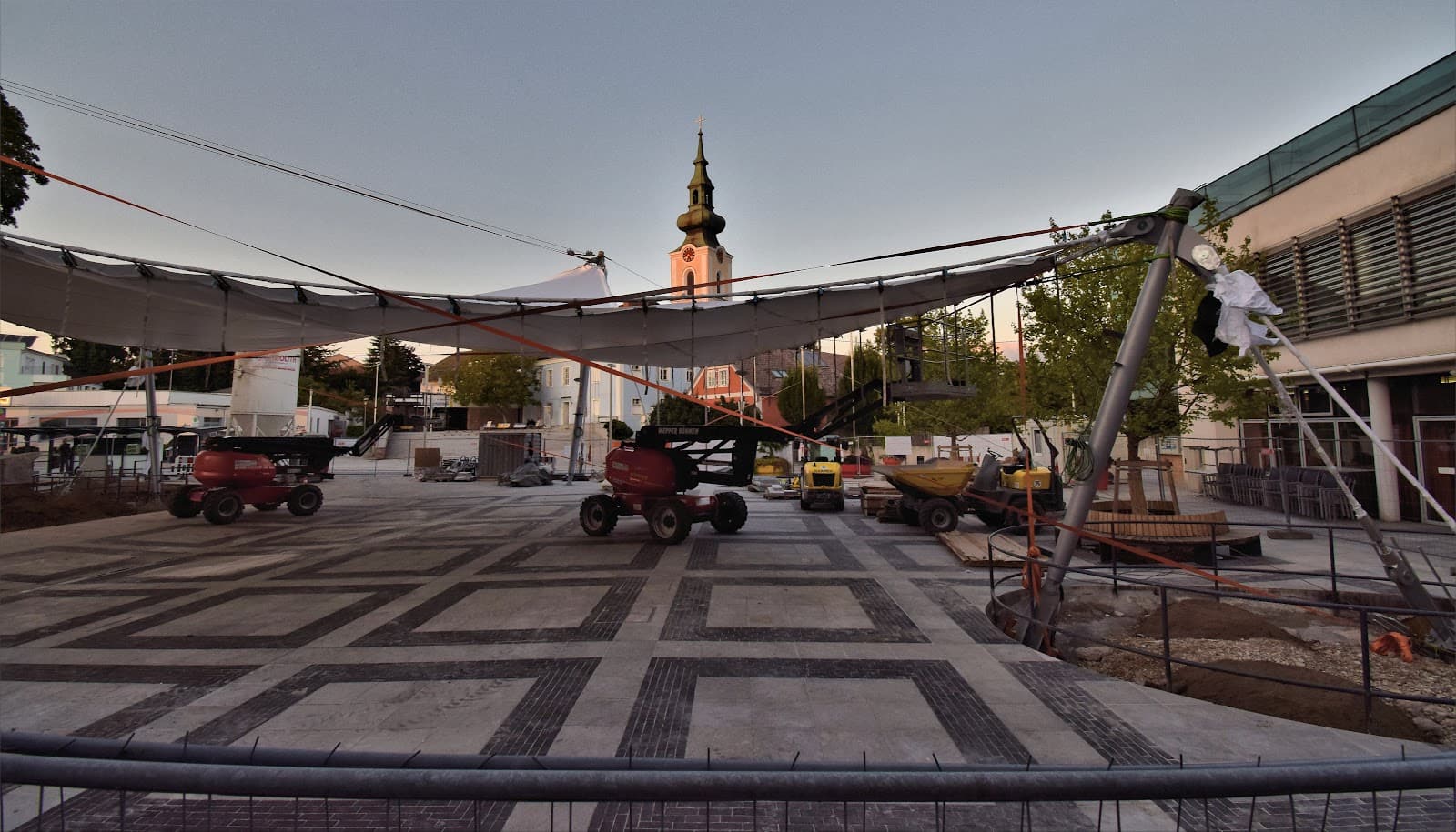 Stadtplatz Leonding - Image 1