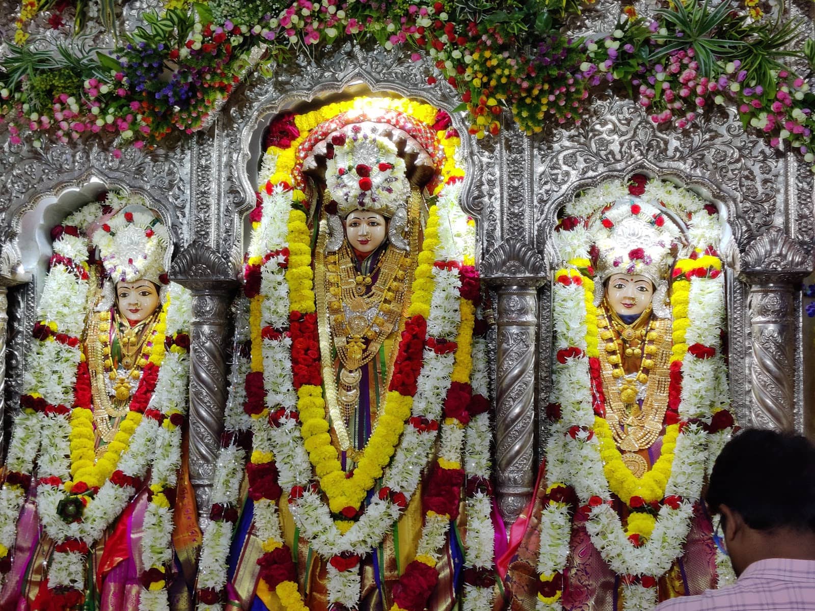 Lakshmi and Saraswati Idols