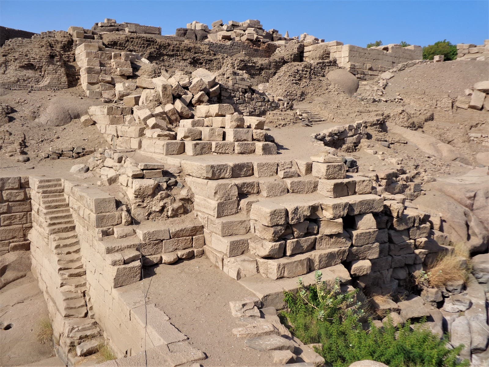 Elephantine Nilometer - Image 1