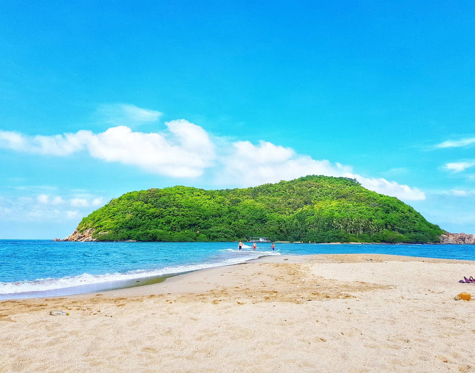 Abandoned Bungalows & Jungle Vibes