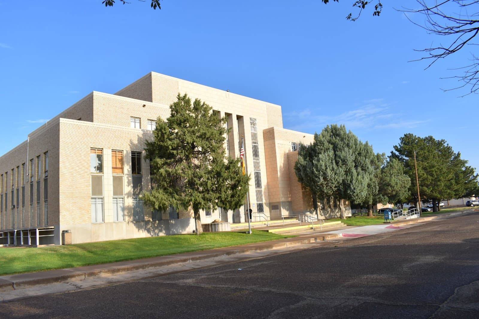 Quay County Courthouse - Image 1