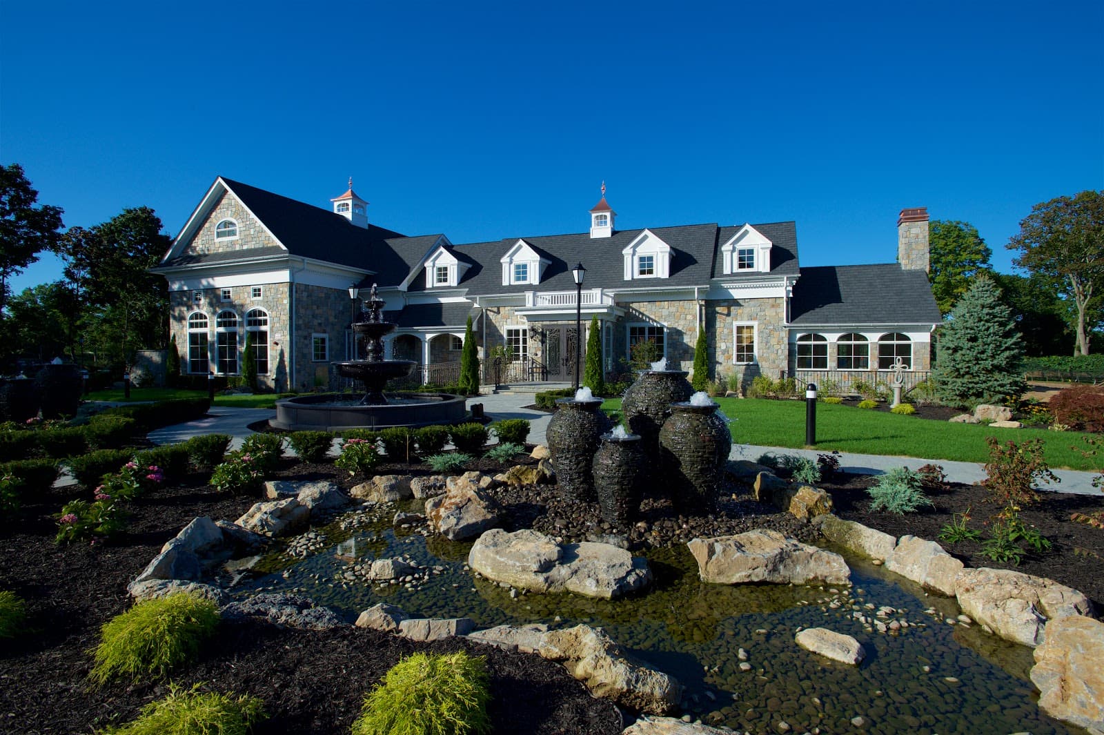 Del Vino Vineyards - Image 1