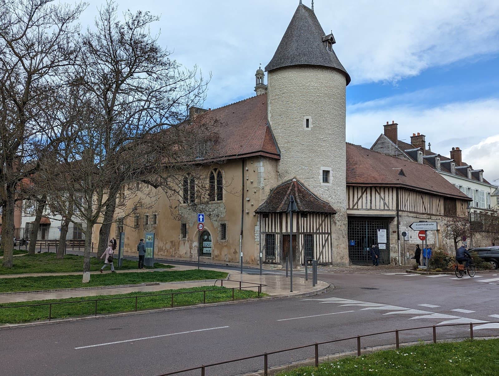 Hôtel du Petit Louvre - Image 1