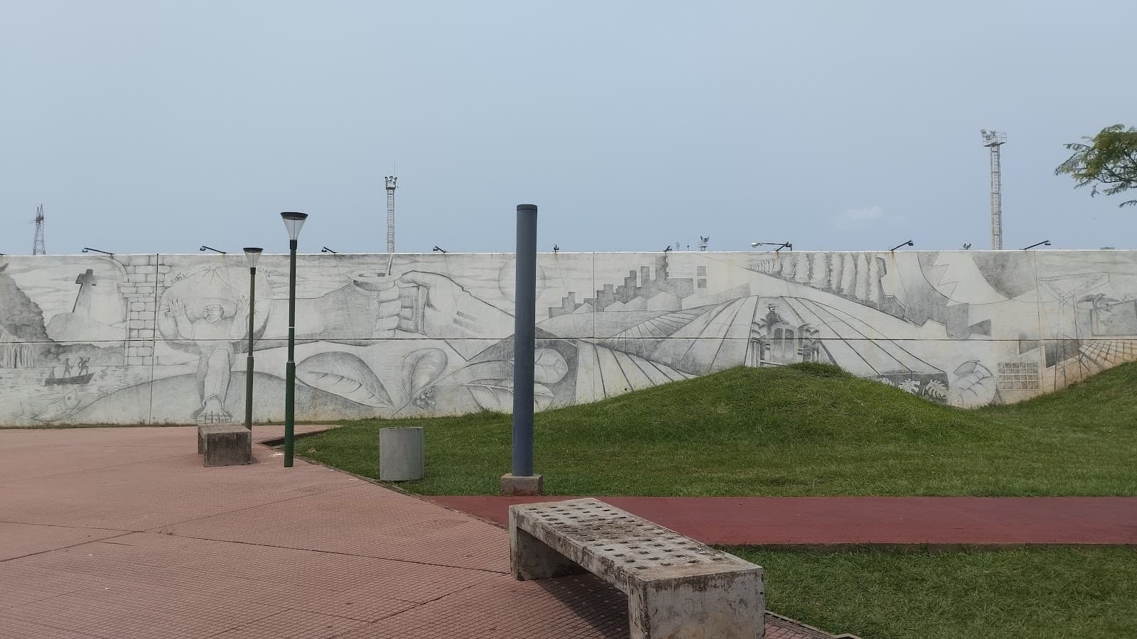 Murales de la Costanera - Image 1