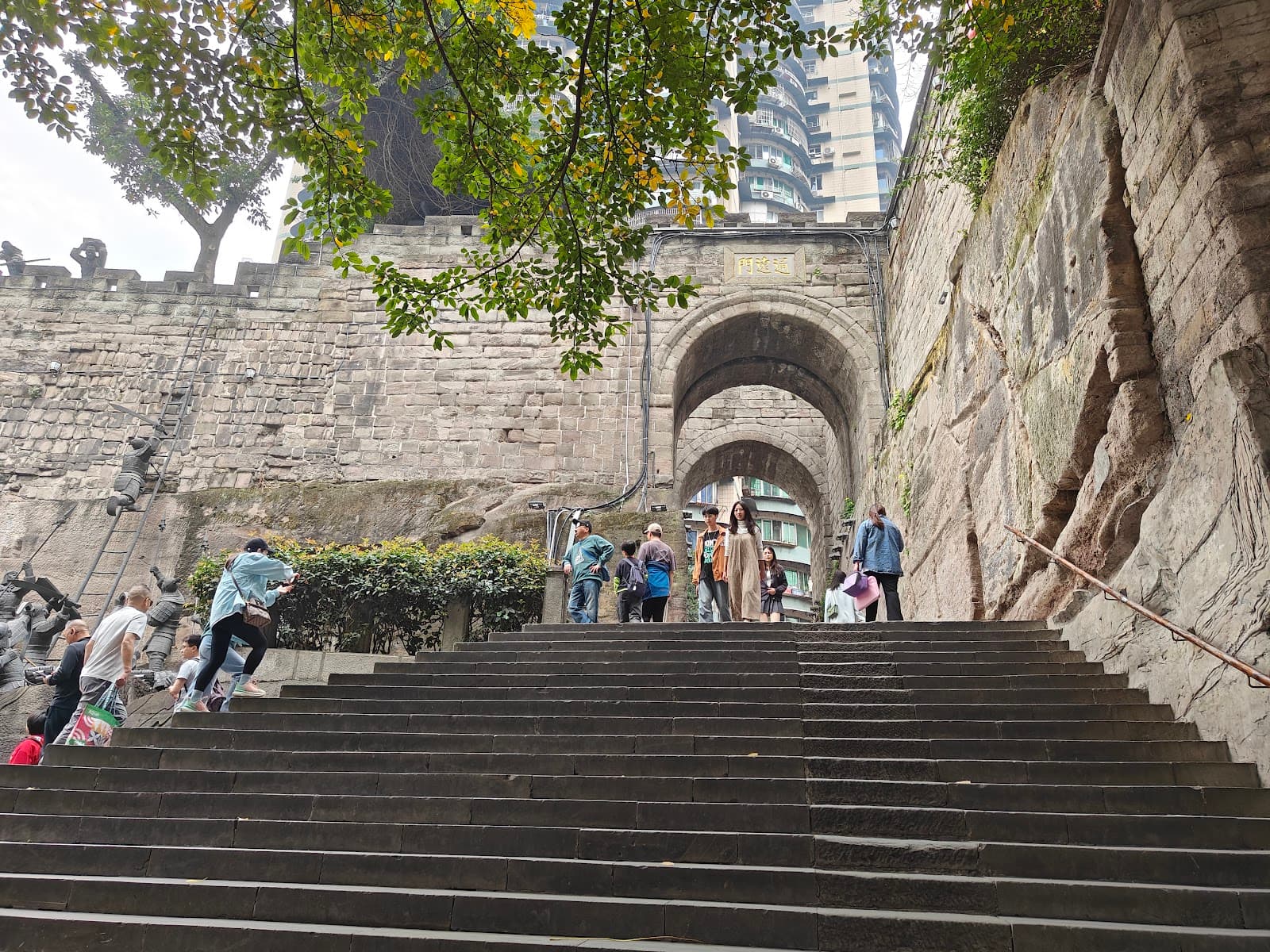 Tongyuan Gate Remains Park - Image 1