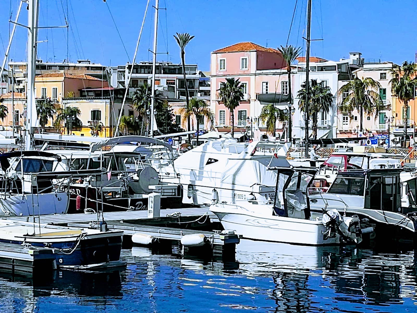 Local Seafood Dining