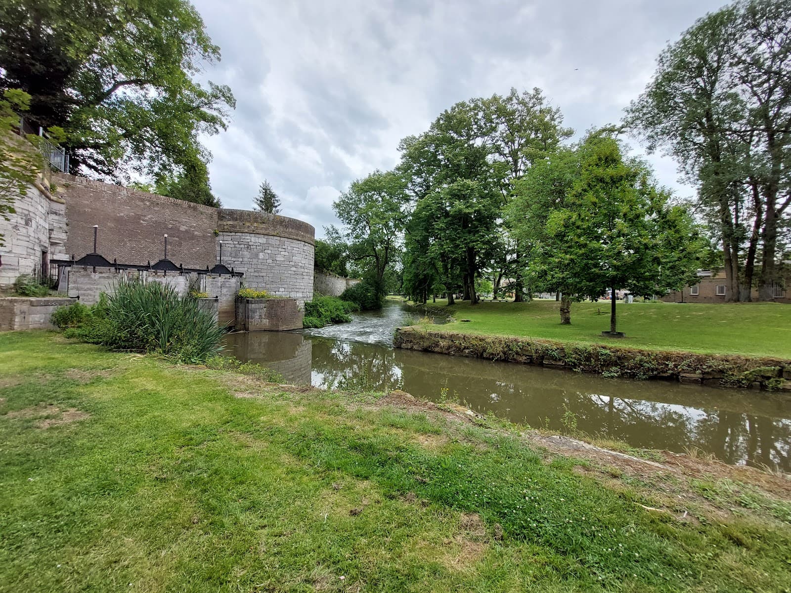 City Wall Walk Lang Grachtje - Image 1