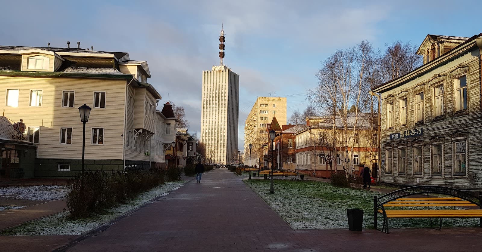 Chumbarova-Luchinskogo Street - Image 1