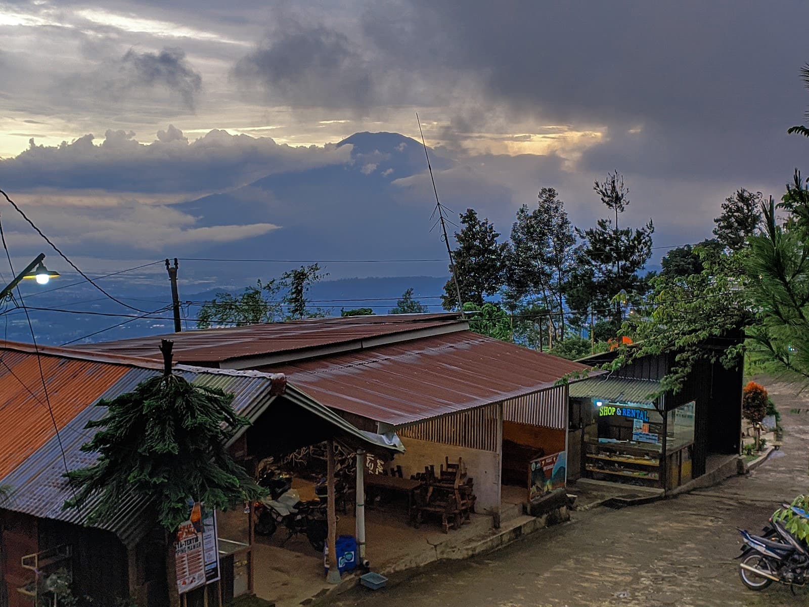 Mawar Camp - Image 1