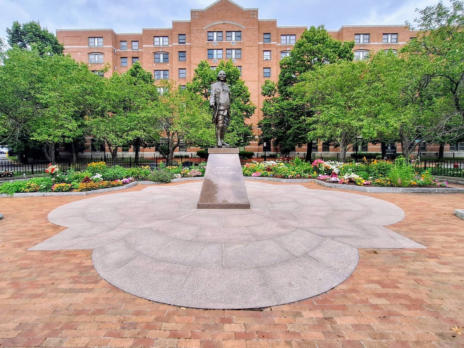 Lush Gardens and Greenery