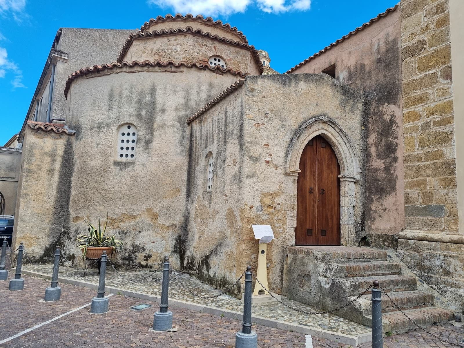 Duomo e Battistero di Santa Severina - Image 1