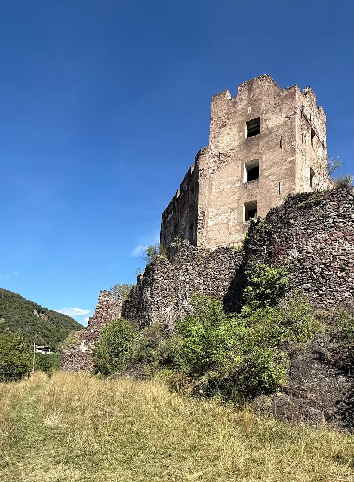 Rafenstein Castle Ruins - Image 1