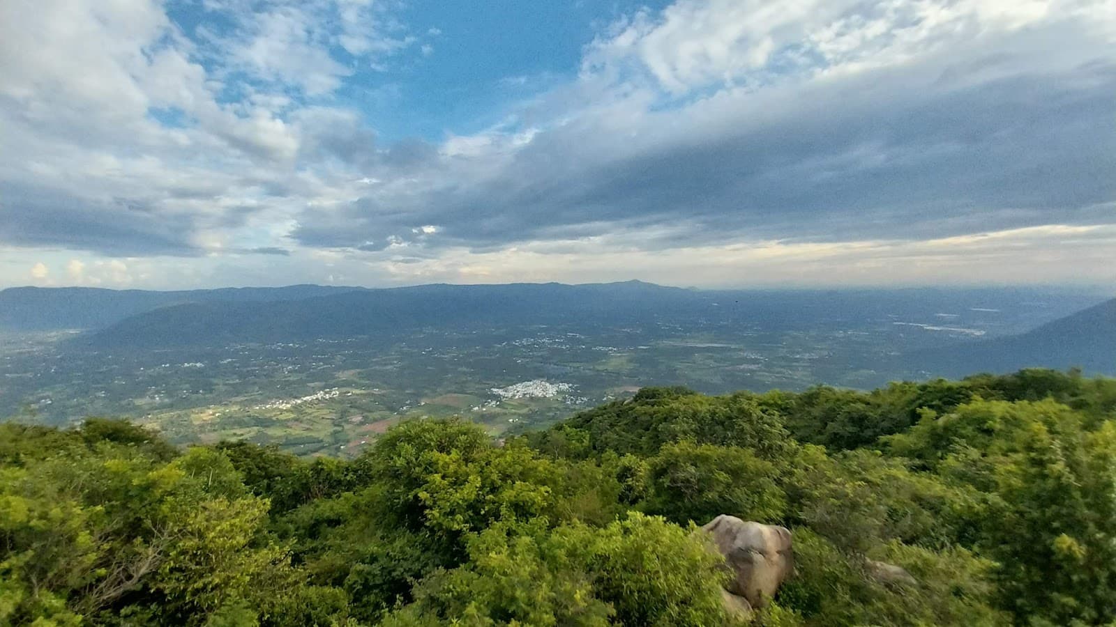 Nilavoor Lake (Yelagiri) - Image 1