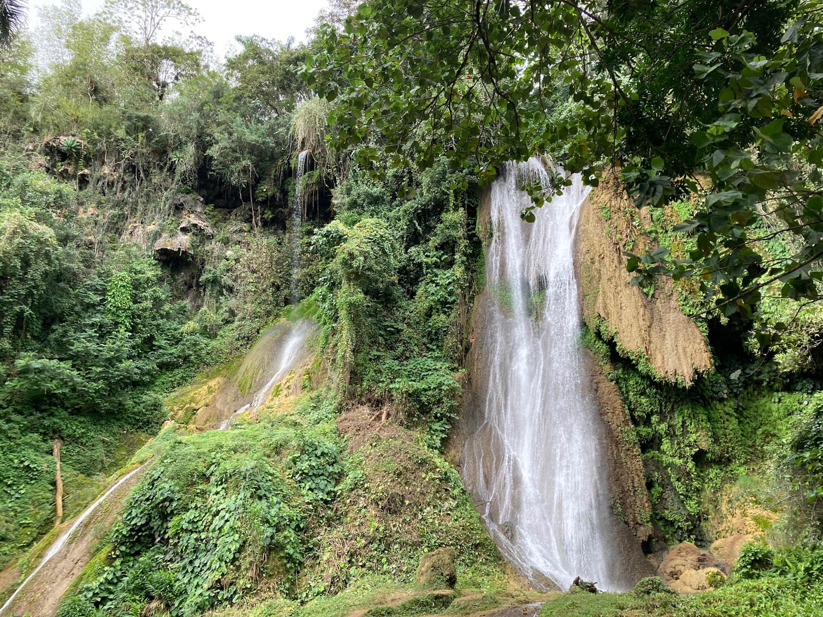 Parque Guanayara El Rocío Waterfall - Image 1