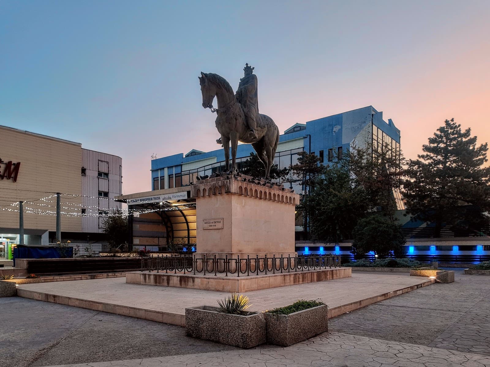 Piata Civica (Civic Square) - Image 1