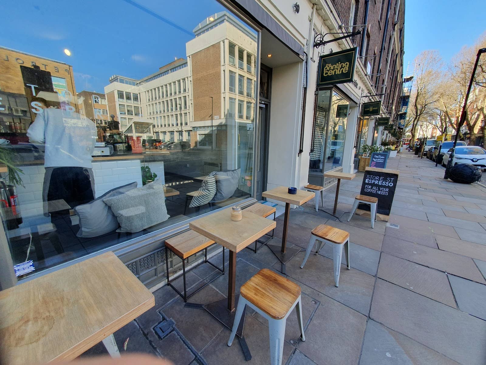 Bright & Airy Atmosphere