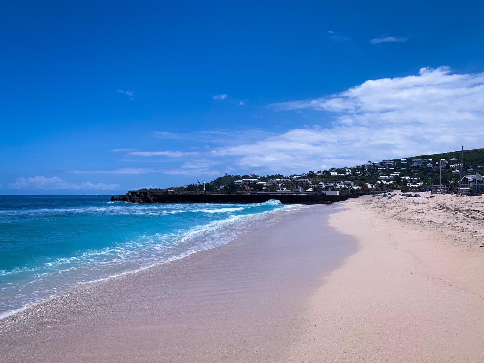 Les Brisants Beach - Image 1