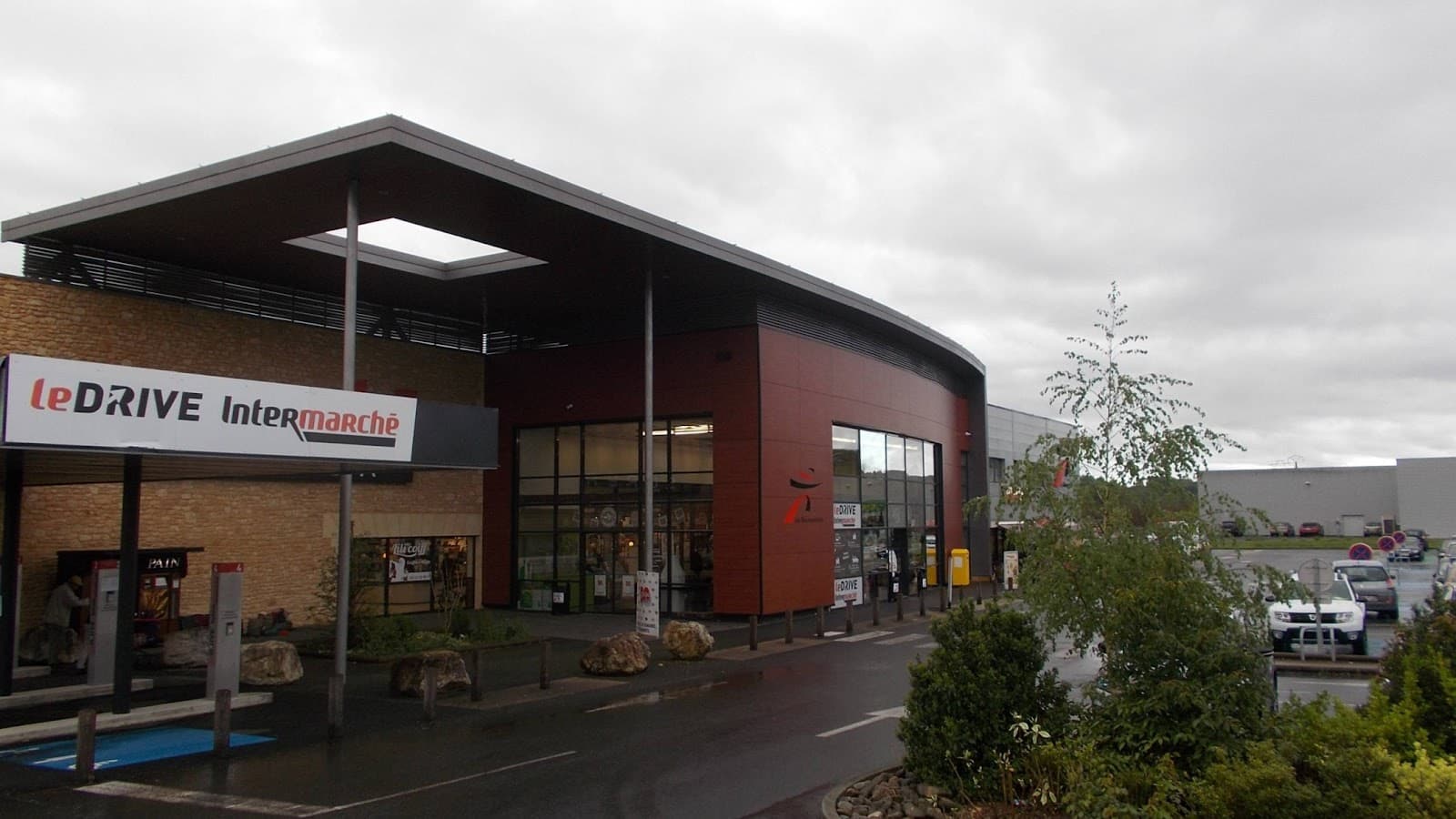 Montignac Weekly Market - Image 1