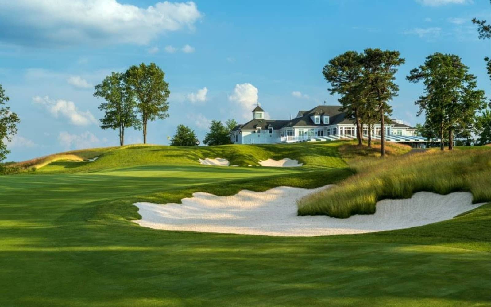 Elegant Clubhouse Dining