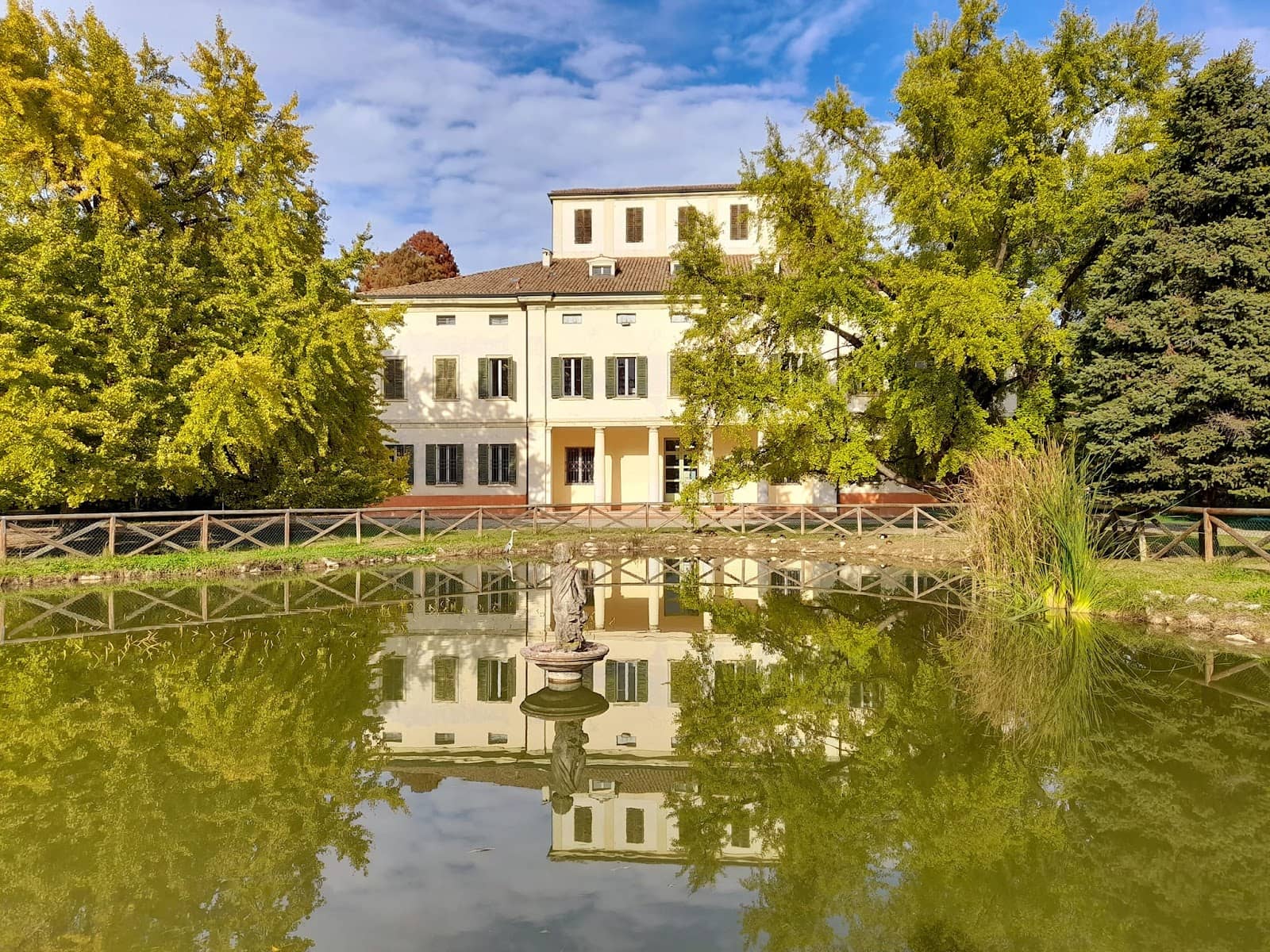 Villa Gandini Oval Room