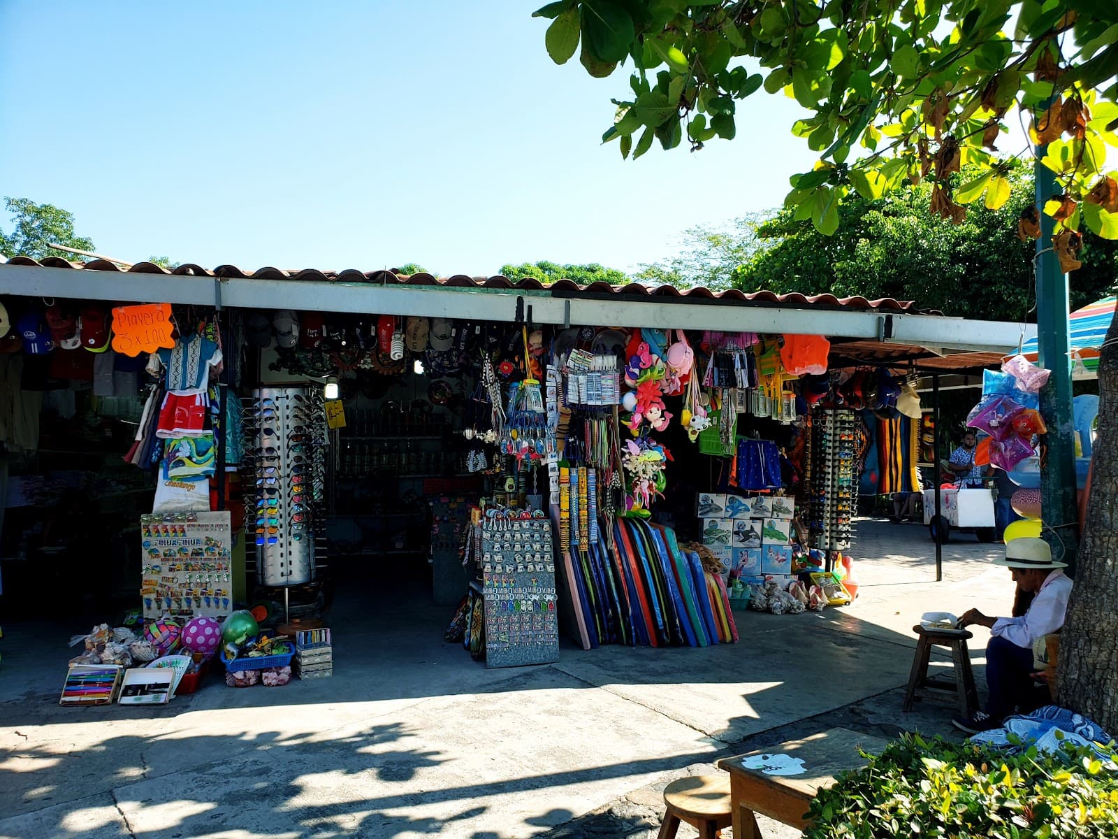 Ixtapa Handicrafts Market - Image 1