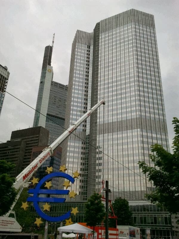 Willy-Brandt-Platz Frankfurt - Image 1