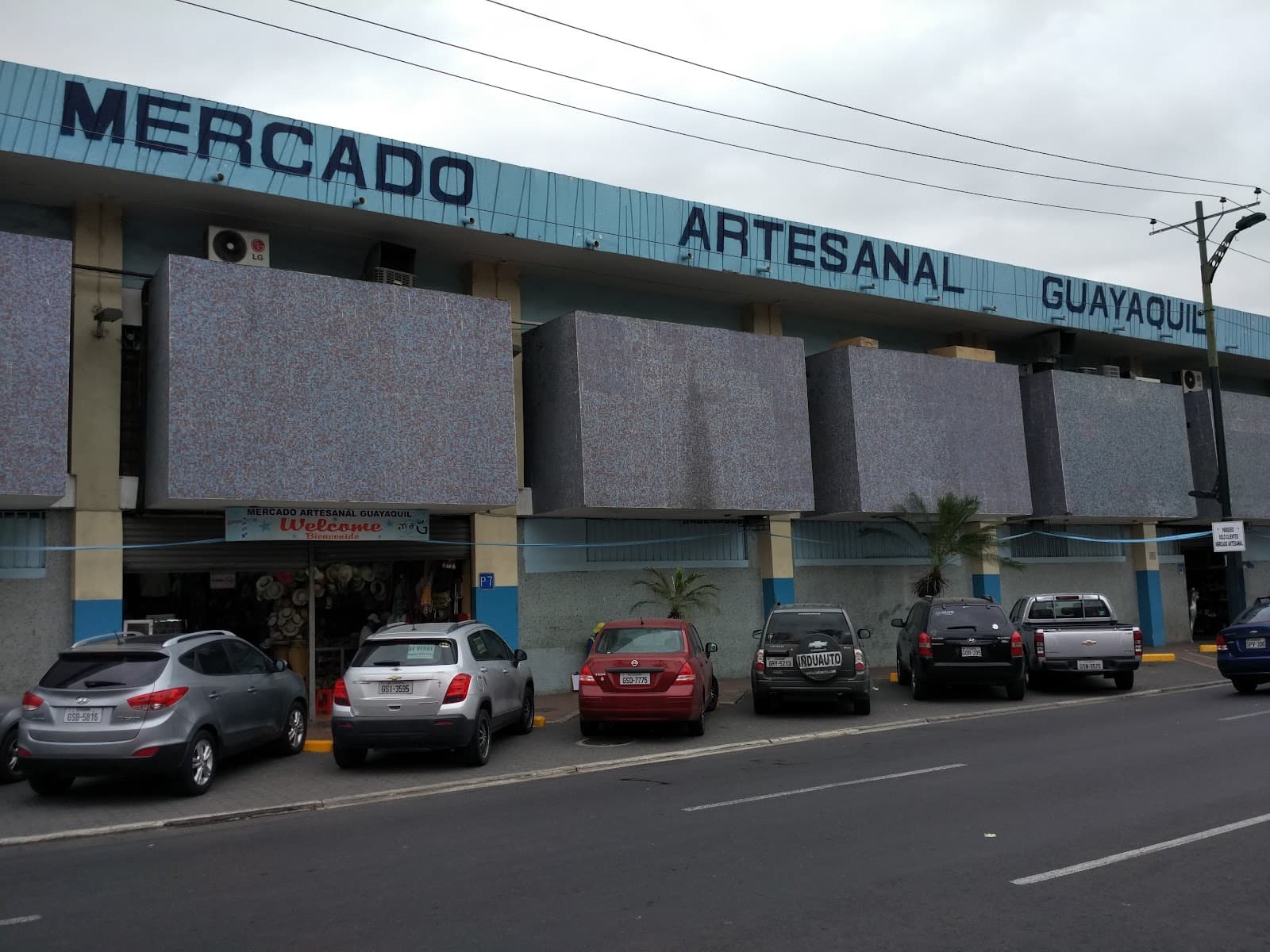 Mercado Artesanal Guayaquil - Image 1