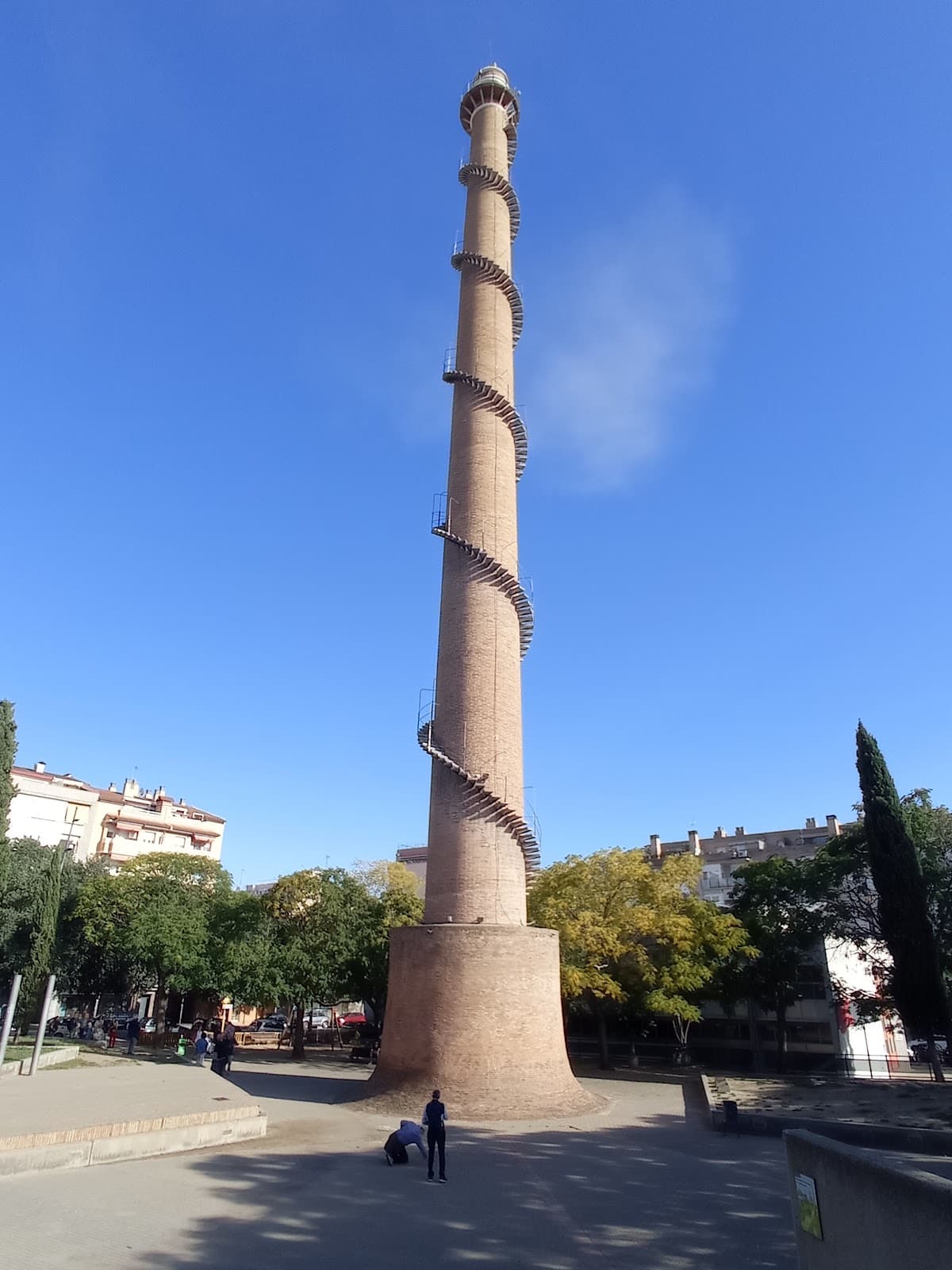 Bòbila Almirall Chimney - Image 1