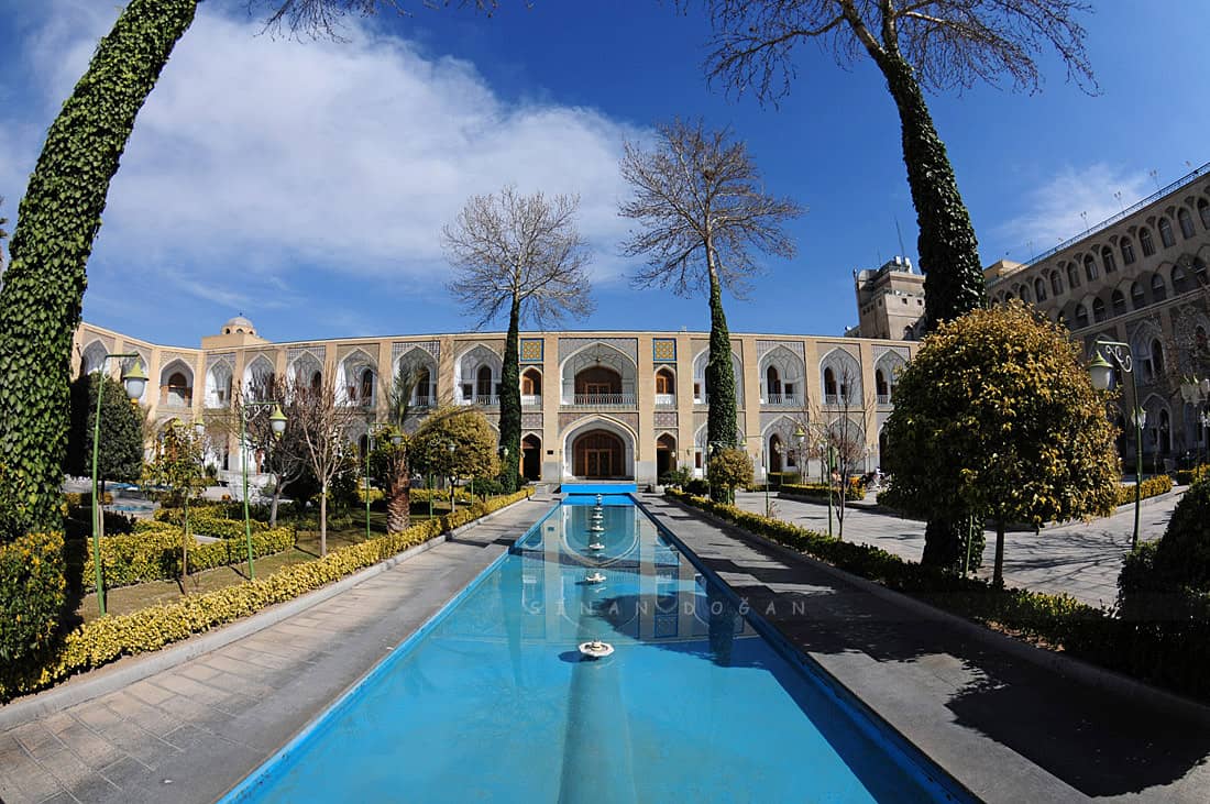 Traditional Persian Dining