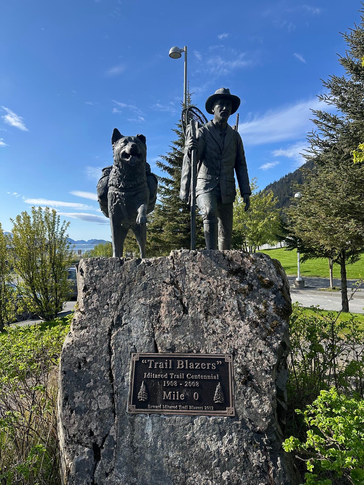 Iditarod Mile 0 Monument - Image 1