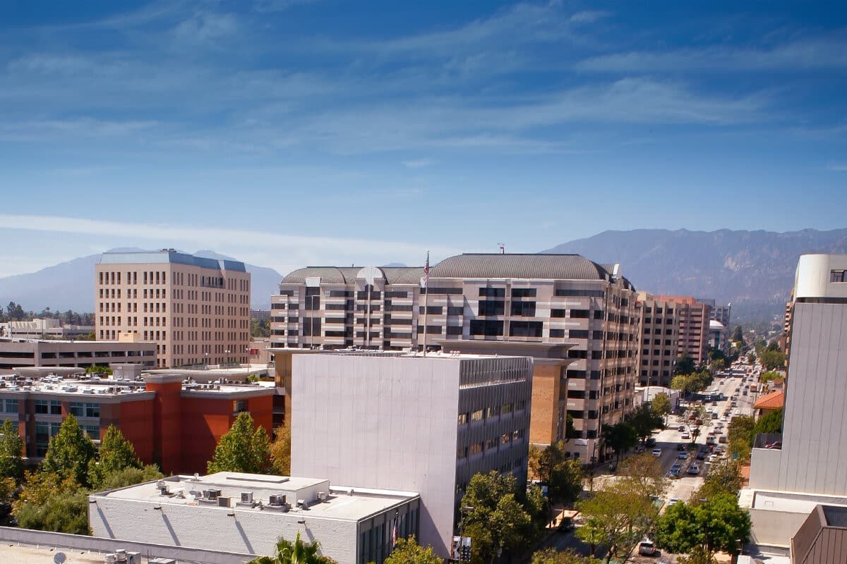 South Lake Avenue District - Image 1