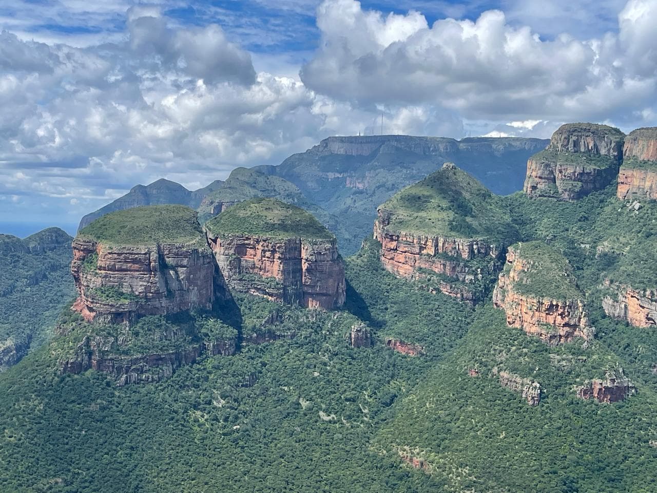 Three Rondavels Viewpoint - Image 1