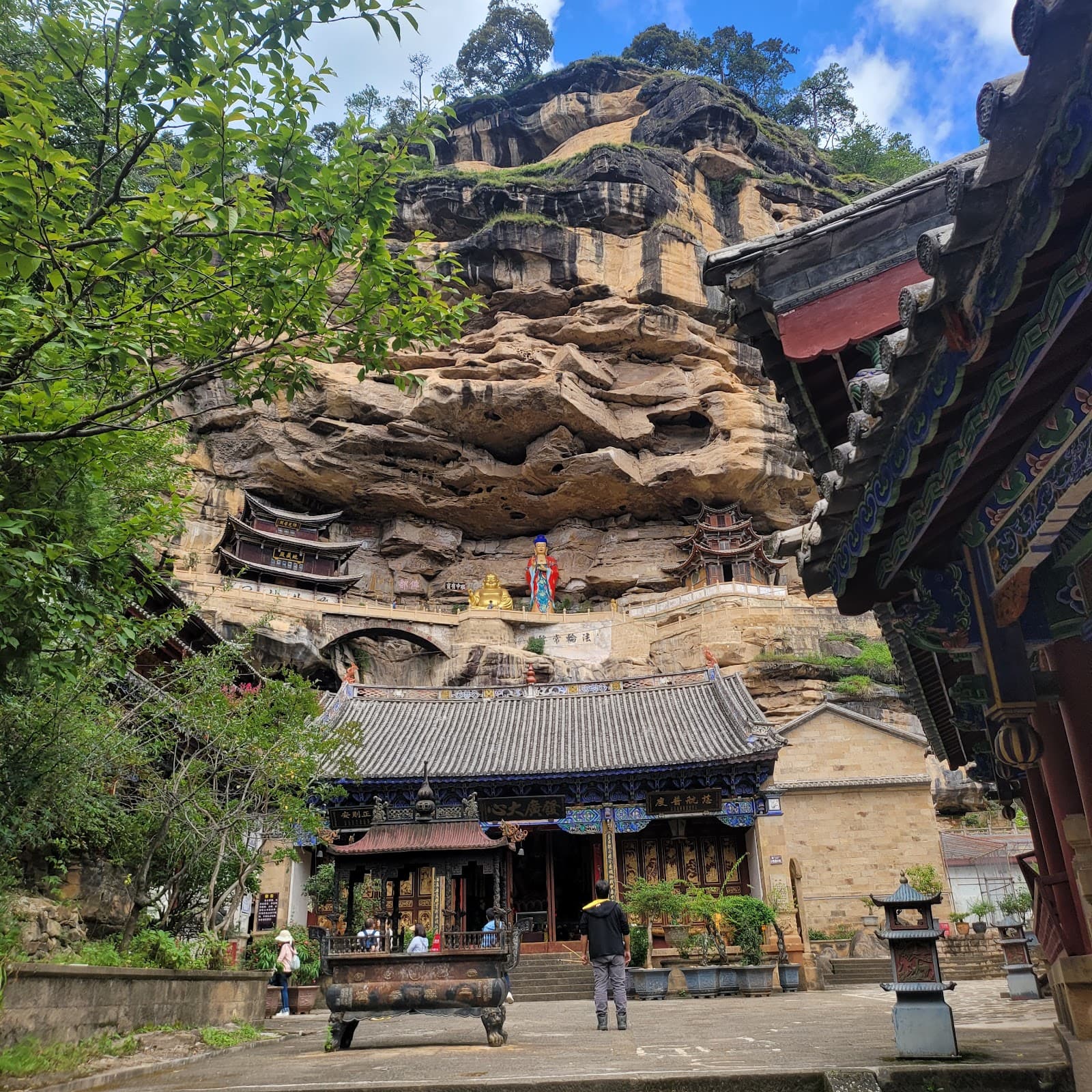 Shibaoshan Grottoes Shibao Mountain - Image 1