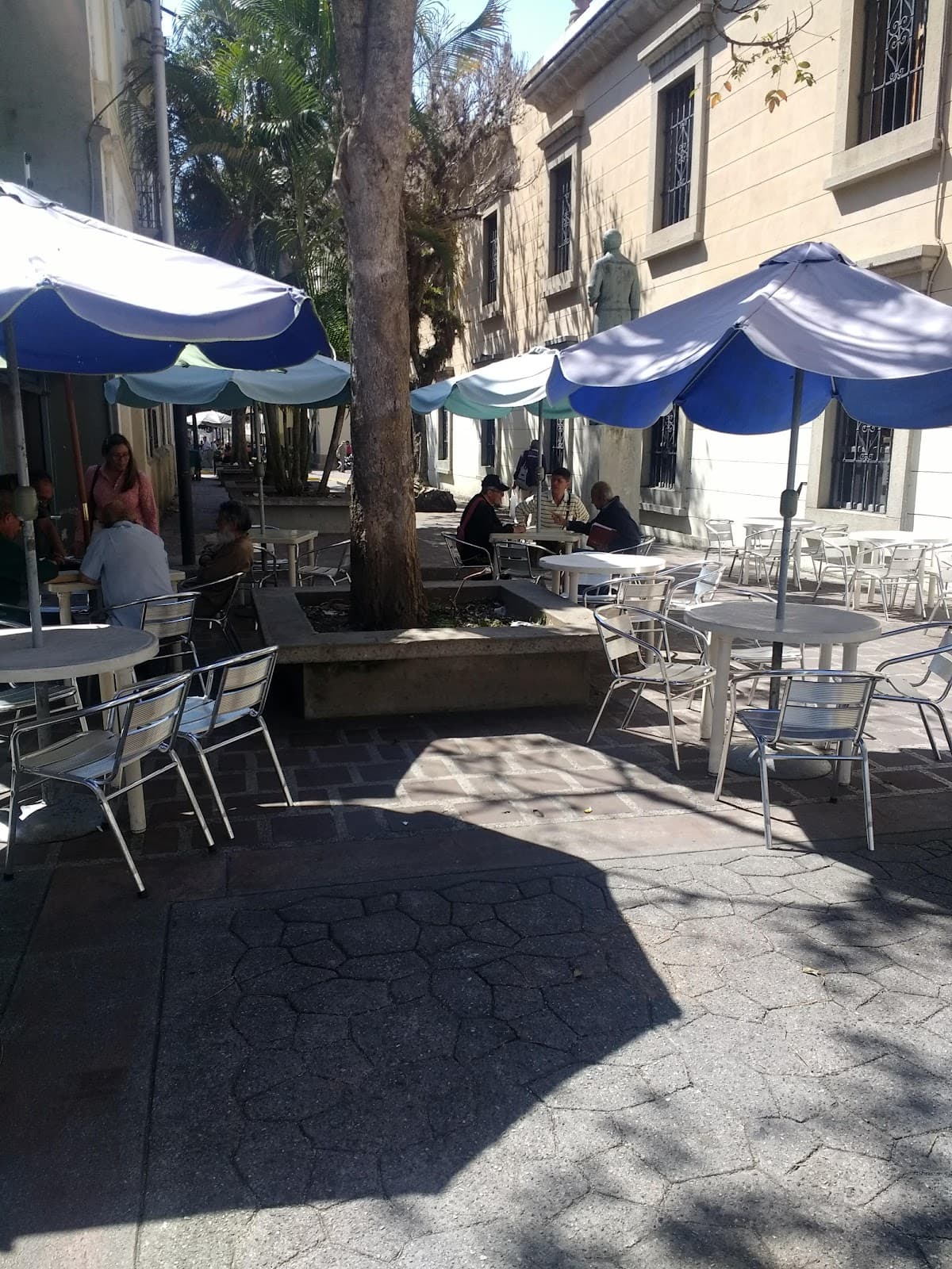 Boulevard de los Pintores - Image 1