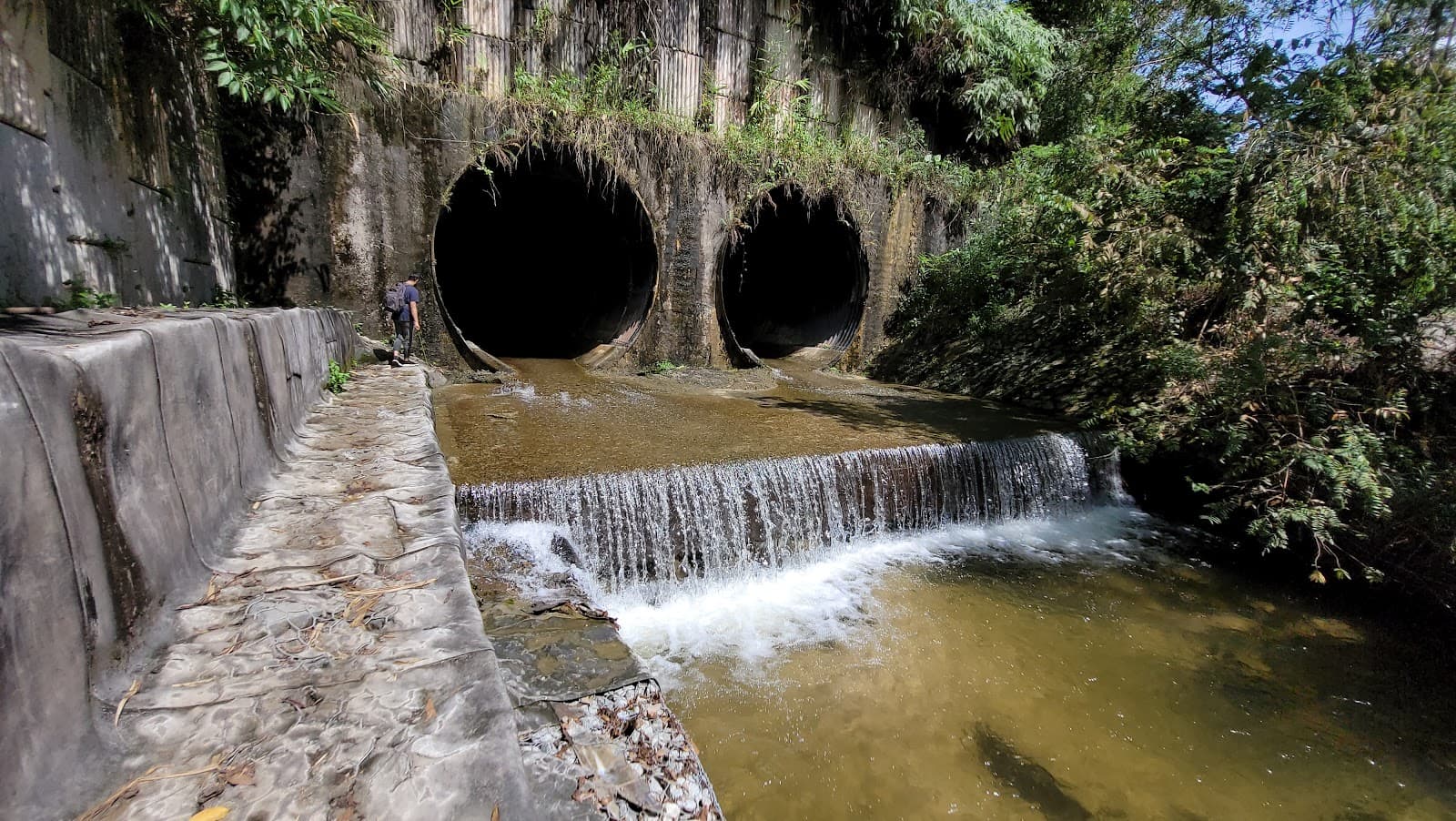 Sungai Pisang Waterfall Kuala Lumpur - Image 1
