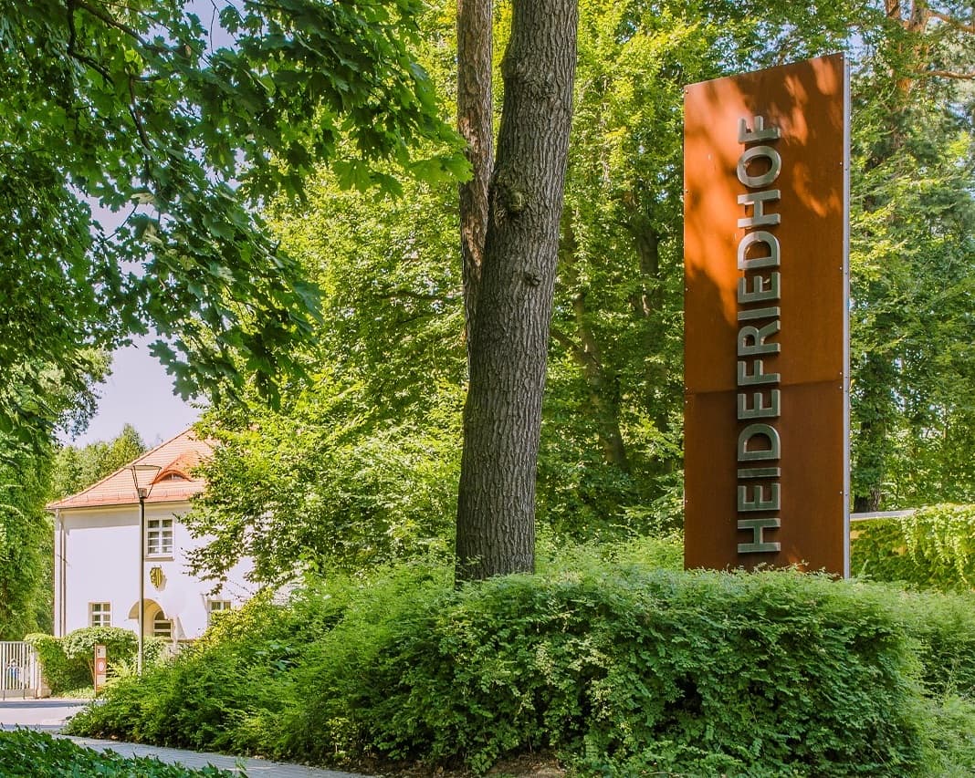 Heidefriedhof - Image 1