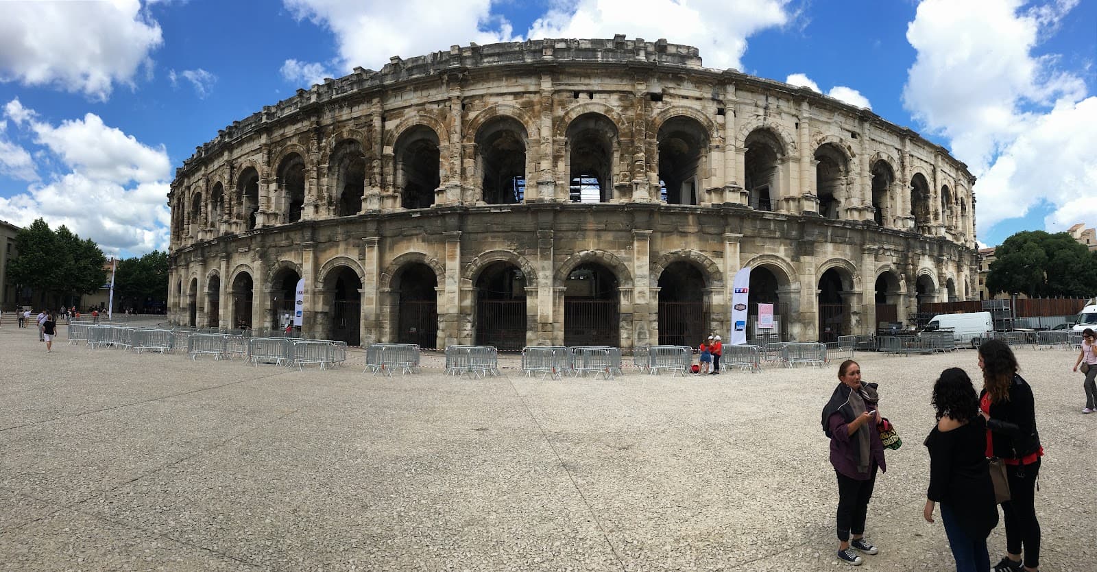 Esplanade des Arènes - Image 1