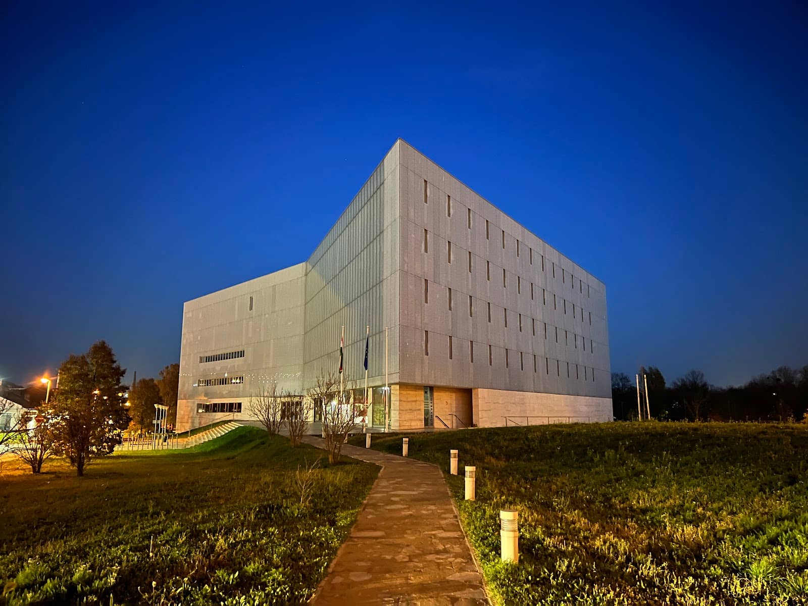 Convenient Dining Area