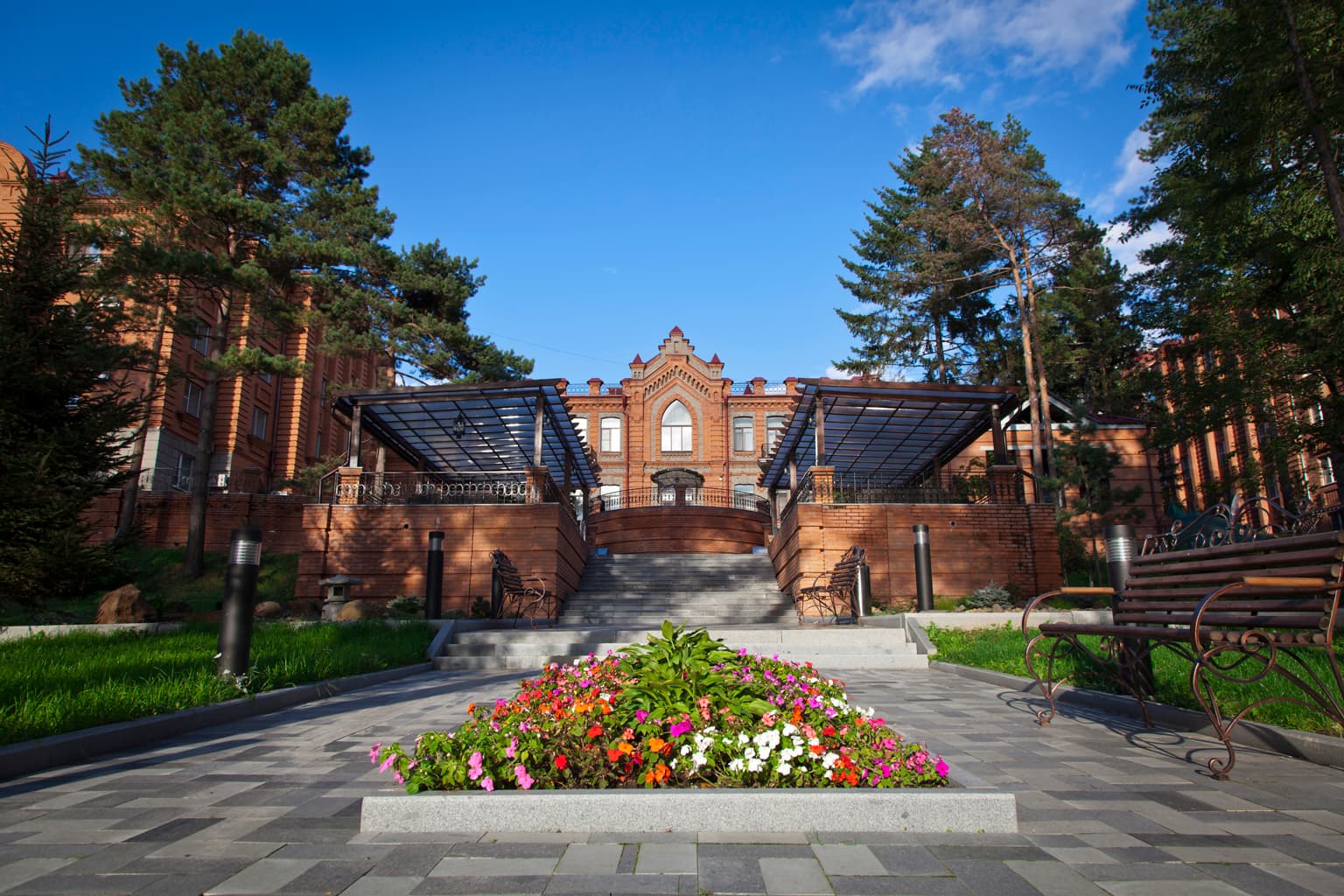 Parus Rotunda - Image 1