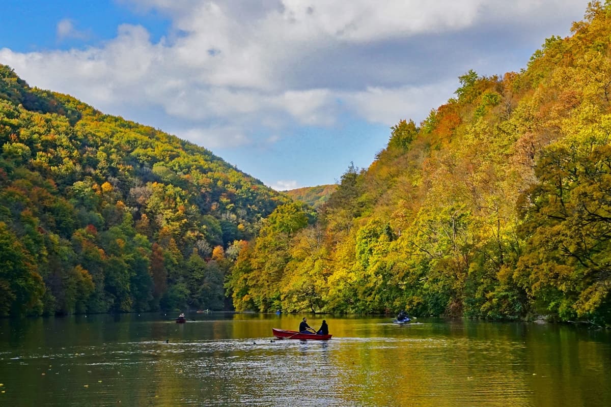 Hámori Lake - Image 1