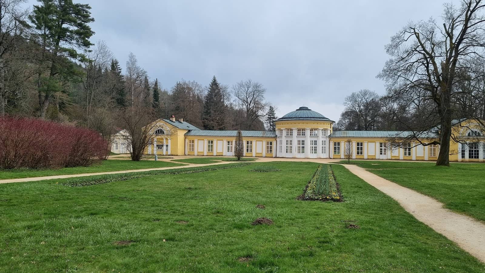 Picturesque Park Setting