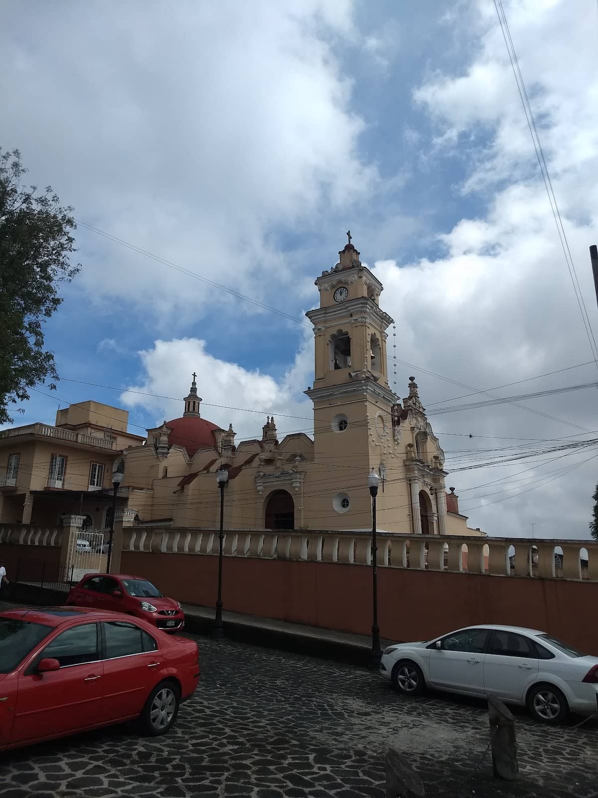 Local Cafes and Eateries