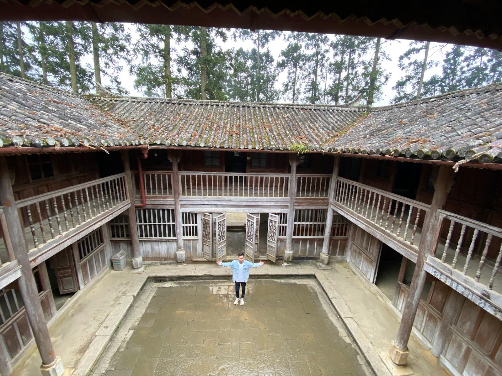 Hmong King's Palace (Vuong Palace) - Image 1