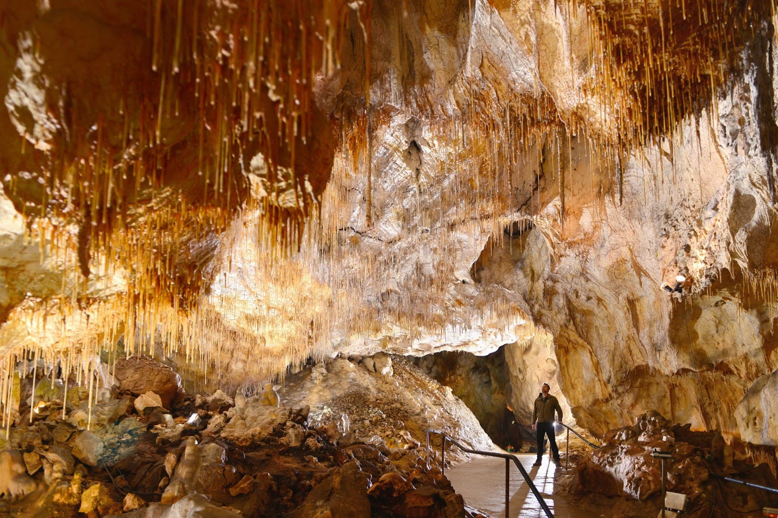 Grottes de Thouzon - Image 1