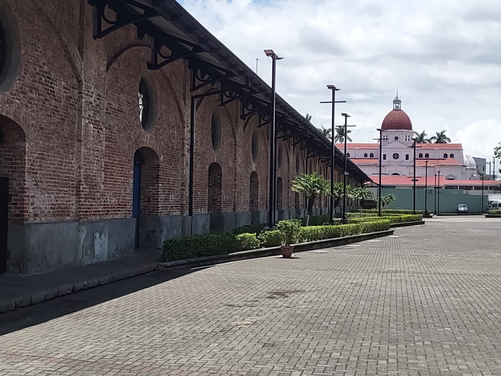 Old Customs House Antigua Aduana - Image 1