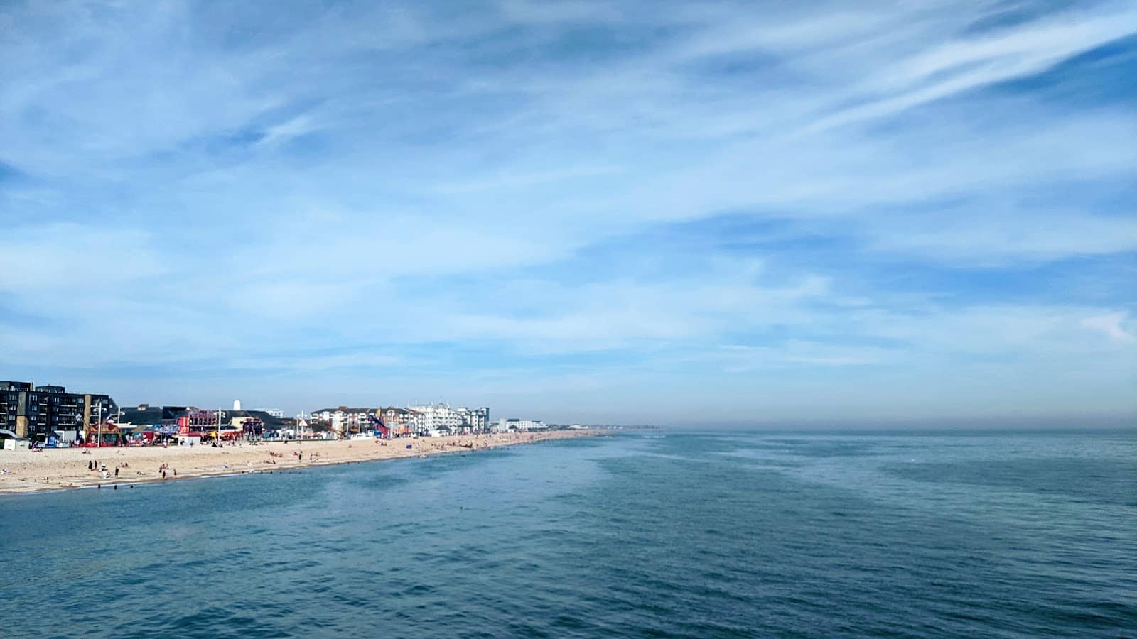 Waterfront Views & Dining