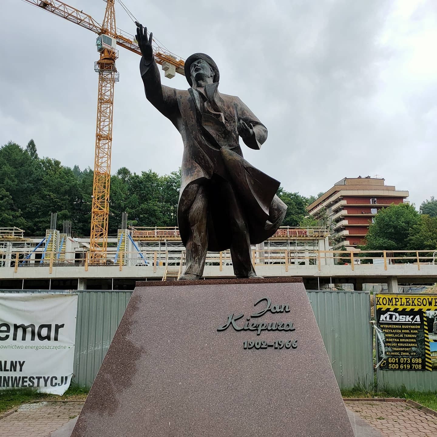 Jan Kiepura Monument - Image 1