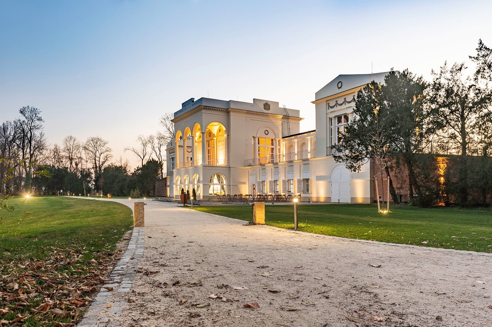 Border Chateau (Hraniční zámeček) - Image 1