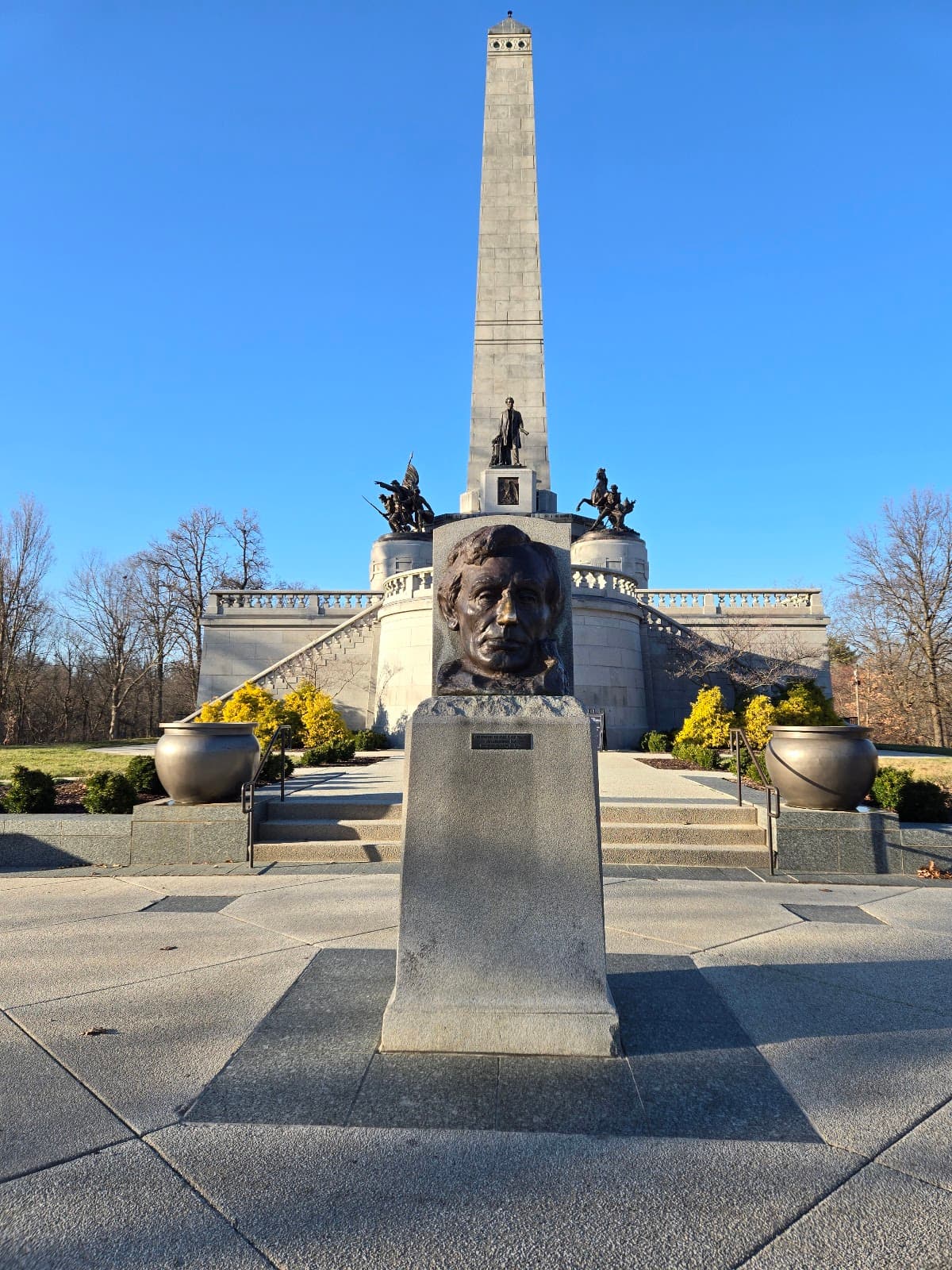 Lincoln Tomb - Image 1